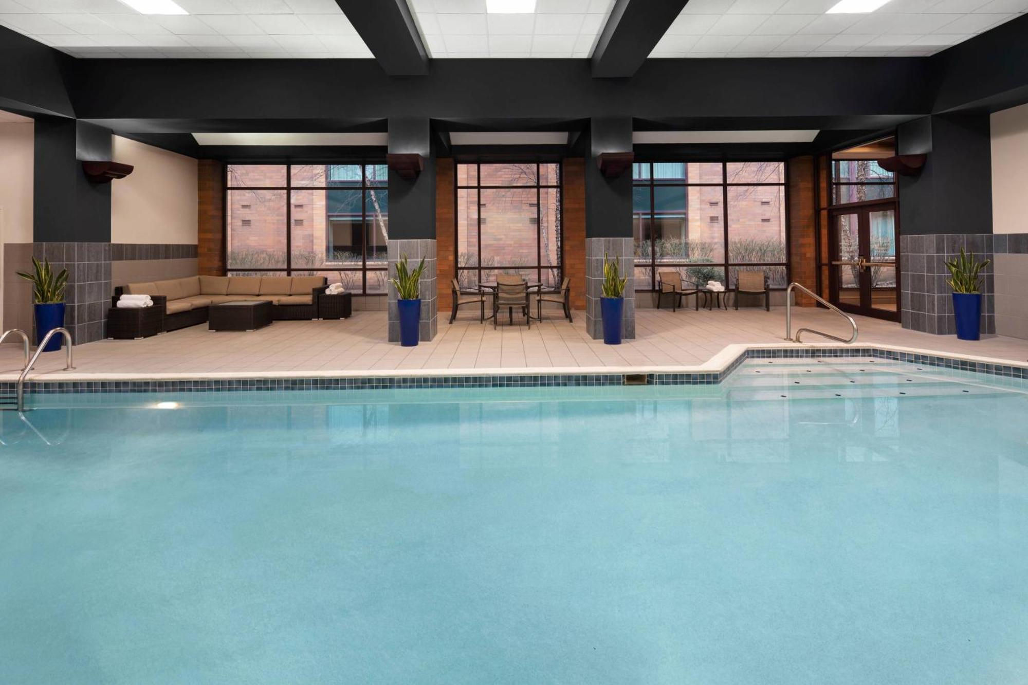 Cleveland Marriott East Hotel Warrensville Heights Екстериор снимка