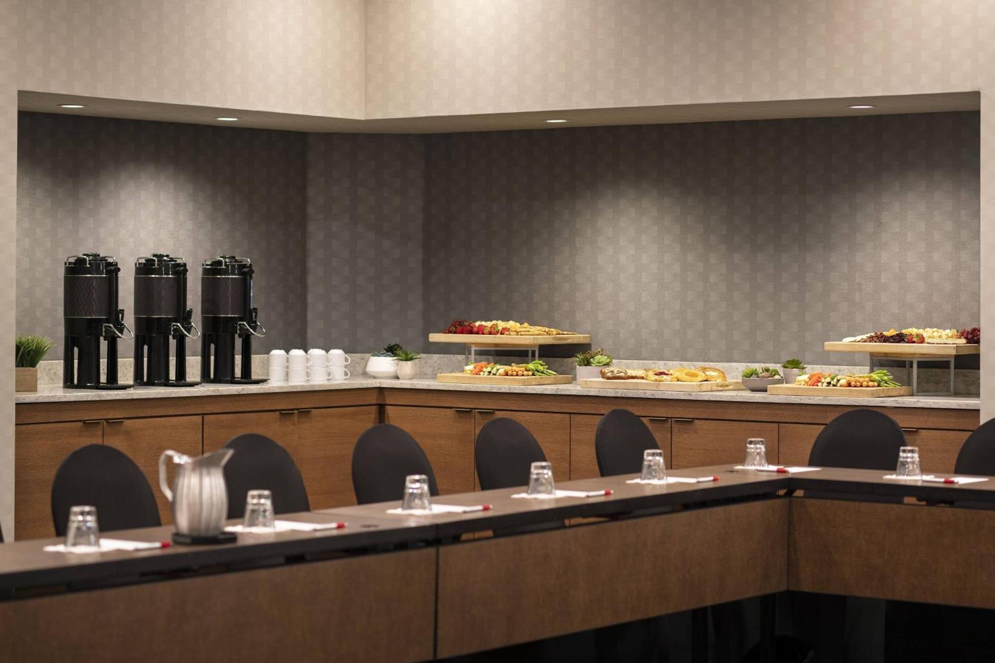 Cleveland Marriott East Hotel Warrensville Heights Екстериор снимка