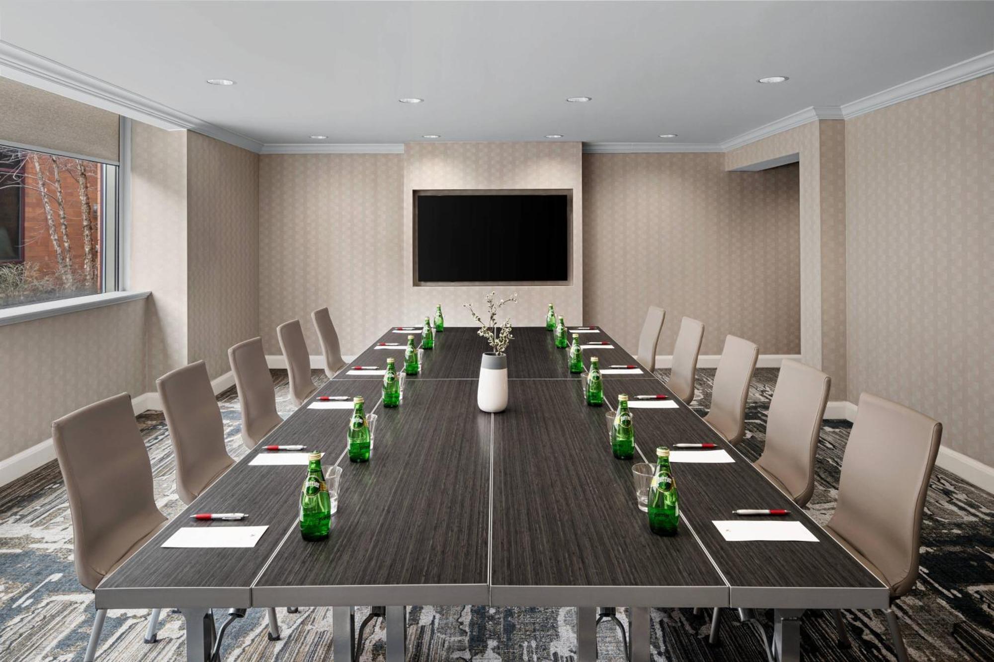 Cleveland Marriott East Hotel Warrensville Heights Екстериор снимка